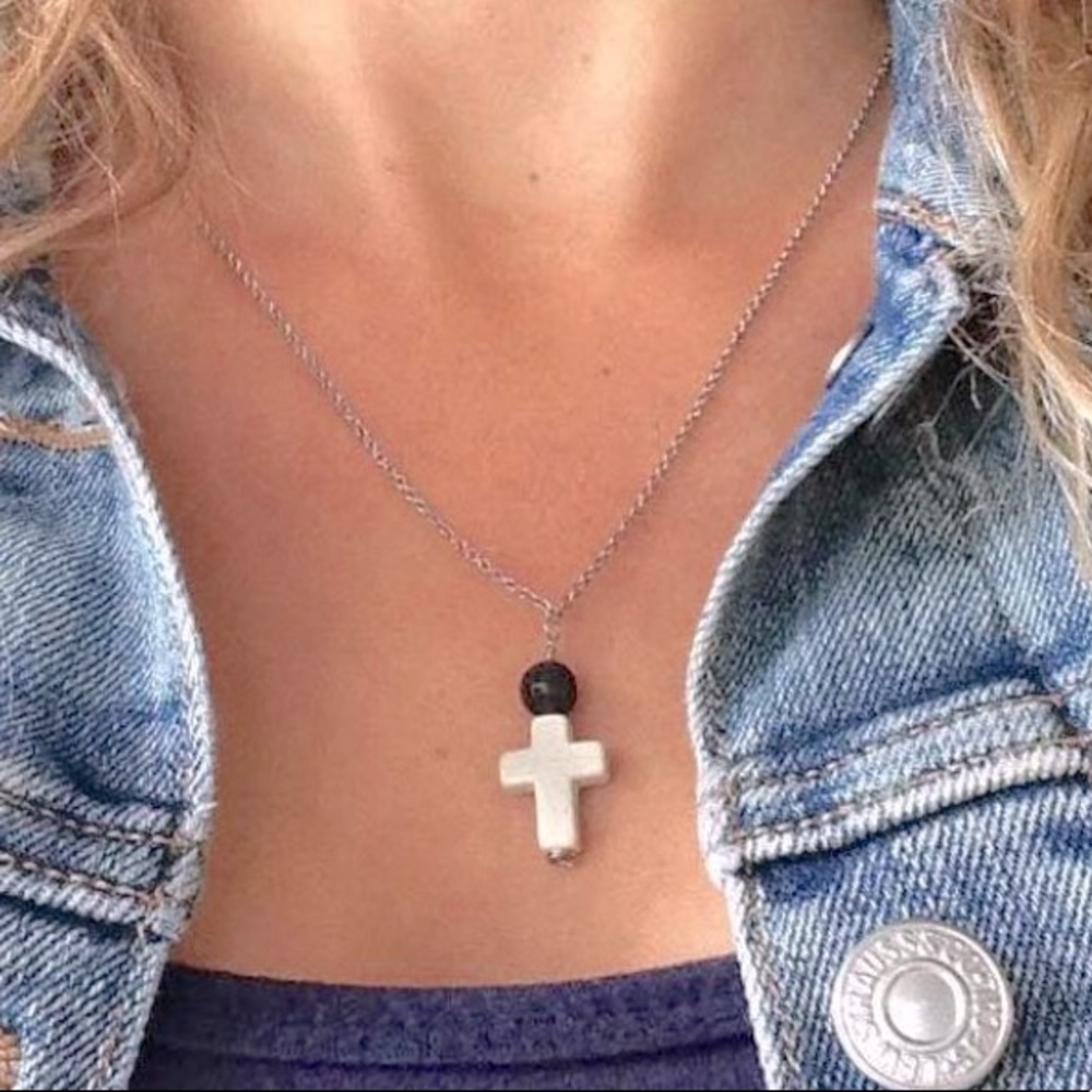 🆕Aromatherapy Diffuser Silver Necklace w/ Ceramic Cross